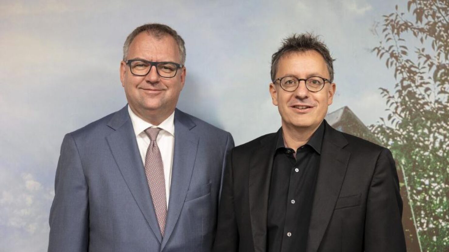 V.l.: Helmut Fallmann, CEO der Fabasoft AG und Pascal Habegger, CEO der 4teamwork AG Foto: Fabasoft